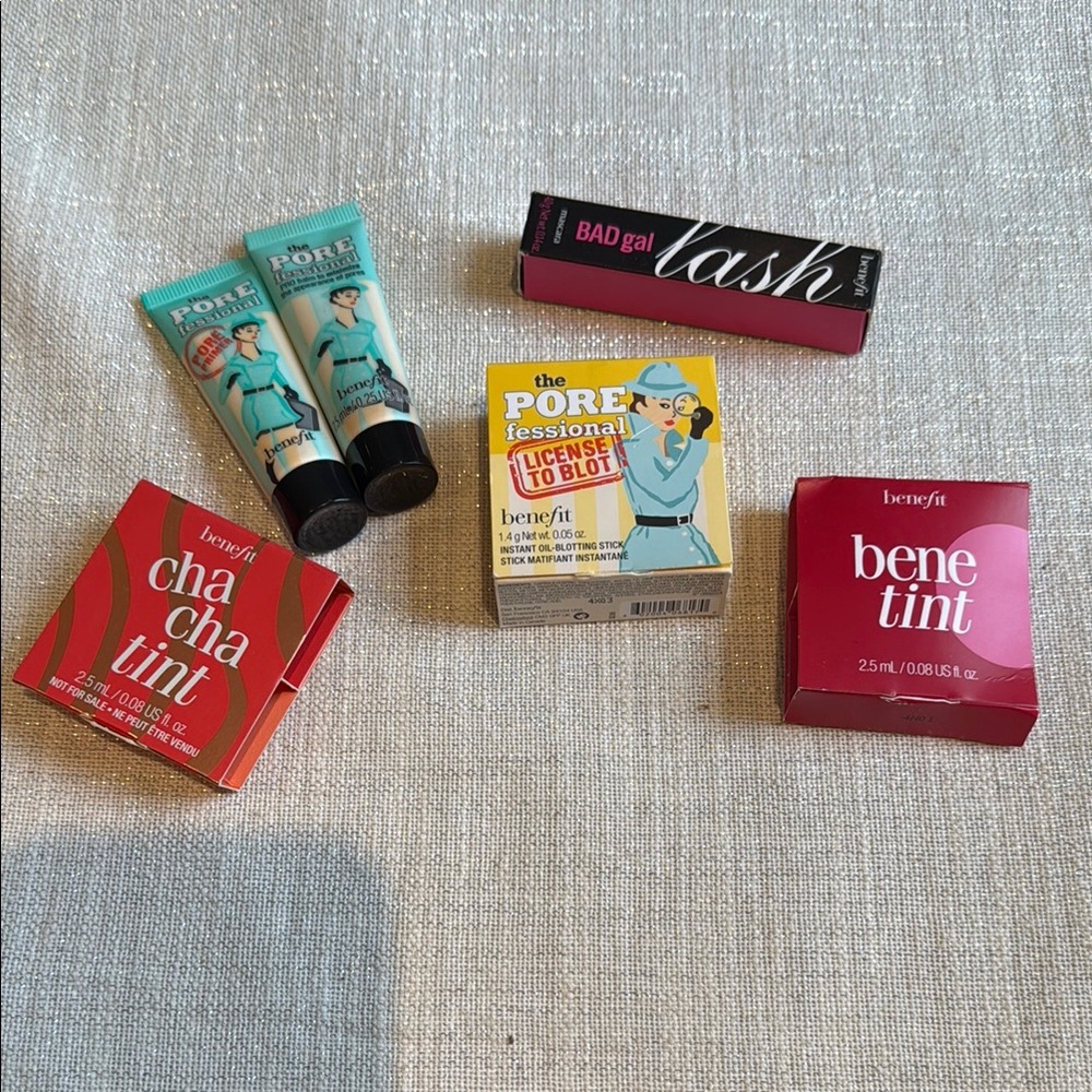 Benefit Cosmetics Makeup Sample Sizes Set with Red and Pink Tints